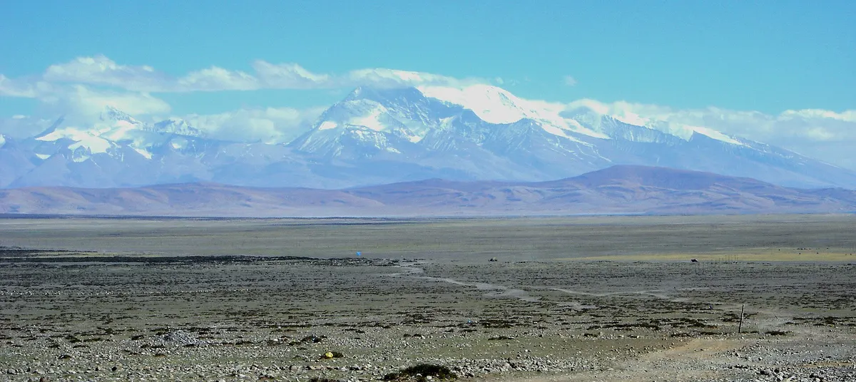 Gurla Mandata across the plain